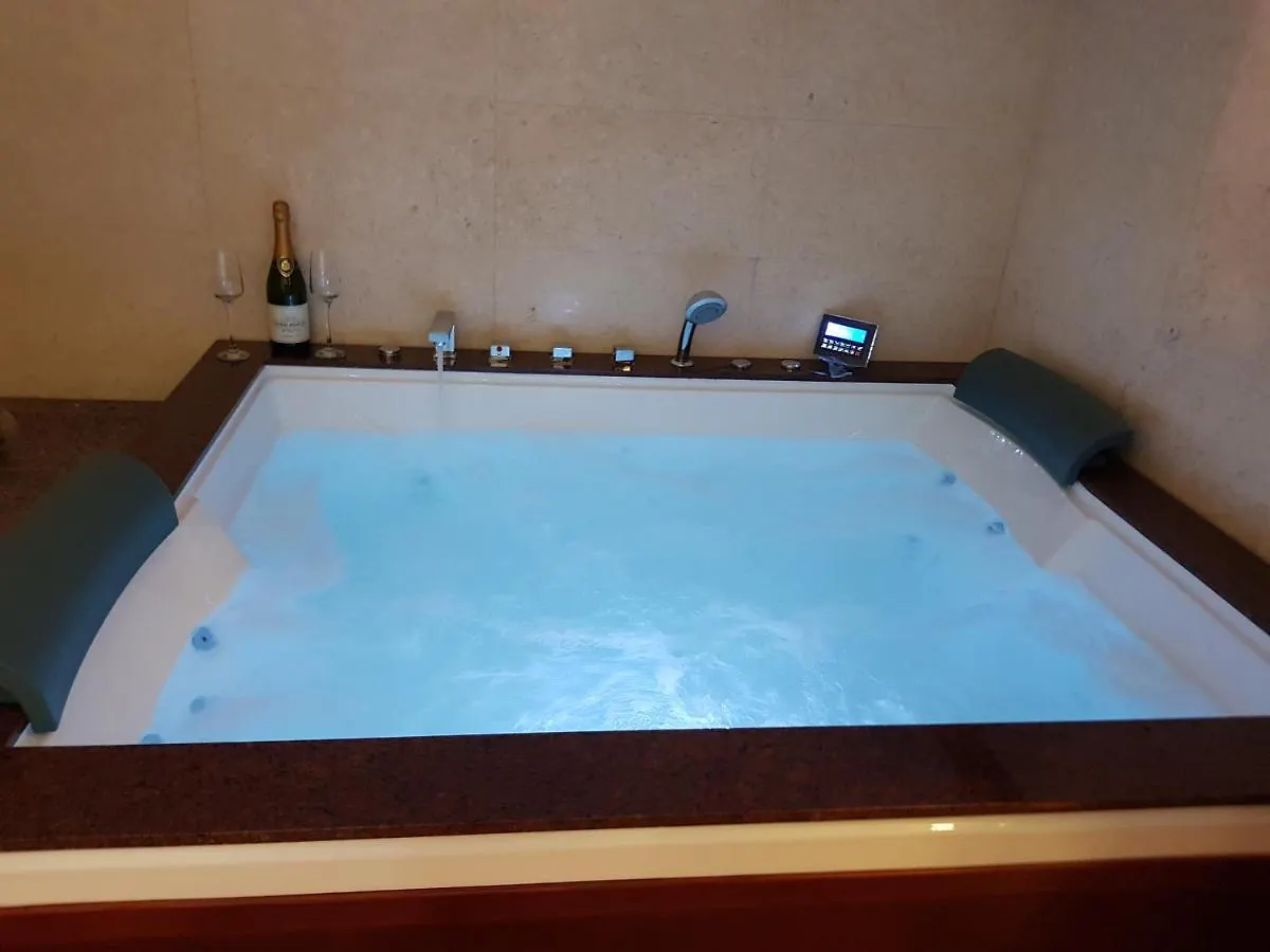 Mega Mall Monza Super Spa Bukarest 0*,